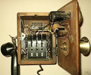 TELEFONO DA PARETE PRIMI DECENNI 1900. - Foto 1 di 2
