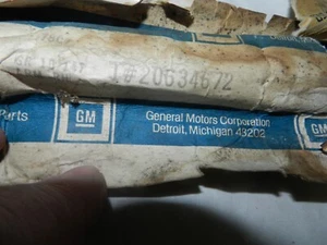 OEM NOS GM 20634672, 89-91 Cadillac, Buick, Olds, Pontiac, Right Hand Wiper arm - Picture 1 of 4