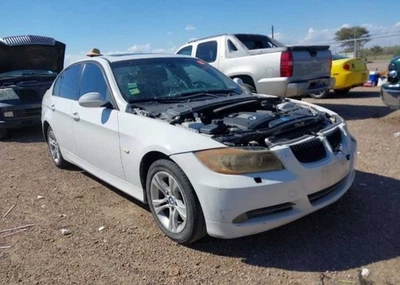 Стекло вентиляционное для задней двери седана BMW 328i 2007-2012 годов выпуска - Изображение 1 из 4