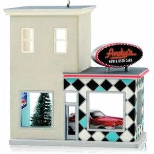 HALLMARK 2014 ANDY'S CARS NOSTALGIC HOUSES AND SHOPS 31st in series - Picture 1 of 2