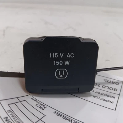 Toma de corriente Jeep Compass 115V 2017 2018 2019 2020 2021 2022 2023 Foto 1 de 4