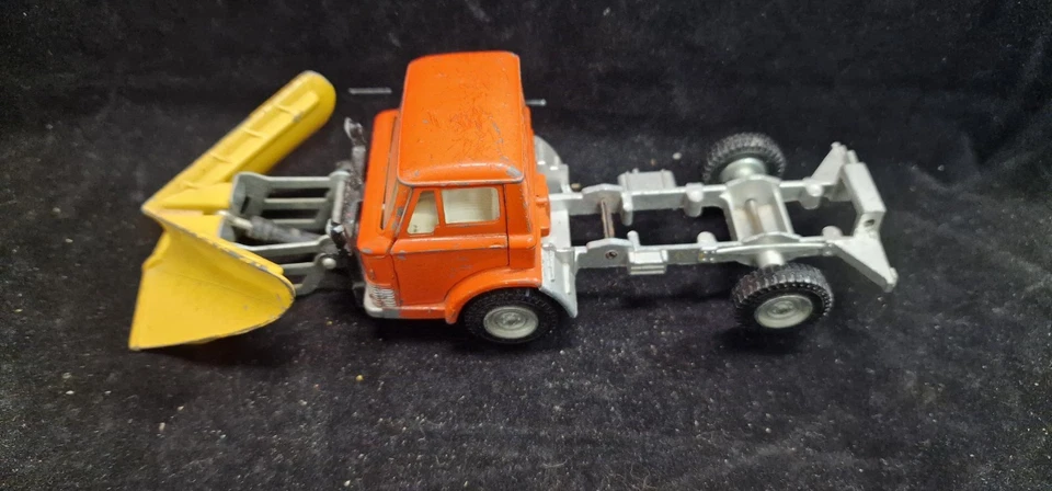 RARE Dinky Toys Ford D800 Snow Plough Tipper Truck Vintage Red & Yellow - Image 1 of 4