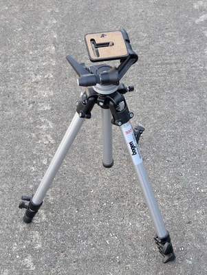BOGEN Manfrotto 3001 TRIPOD with Bogen Manfrotto 3028 HEAD Italy Professional - Image 1 of 4