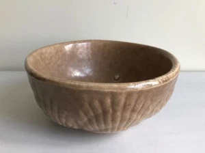 Vintage Pottery Bowl 6.25 x 2.5" Beige Tan Sea Shell Embossed Motif - Marked 6B - Picture 1 of 10