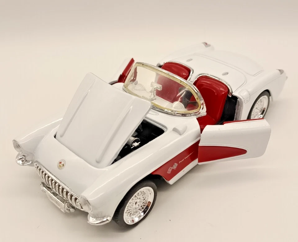 1957 CHEVROLET CORVETTE 1:24 SCALE DIECAST SS708 White 7" W/Original Box - Image 1 of 4