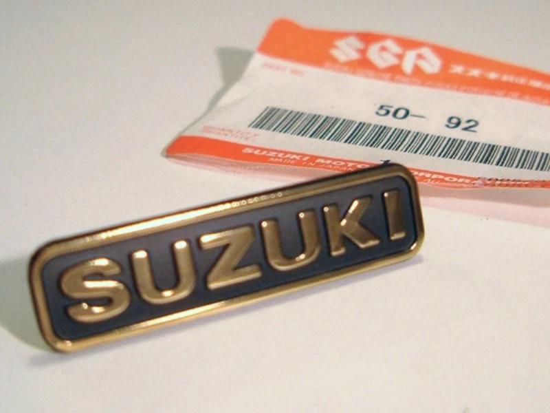 Cubierta de manillar original Suzuki emblema insignia calcomanía nuevo fabricante original gs1100 gs1000 gs850 gs Foto 1 de 1
