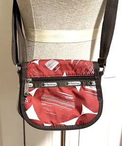 Lesportsac Crossbody Shoulder Bag Purse Snaps Multi Color Small Pockets - Picture 1 of 9