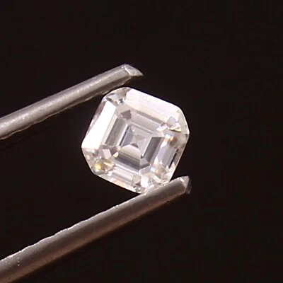White D Color Moissanite Asscher Cut VVS1 Lab Created Diamond Gemstone 4x4 MM - Image 1 of 4
