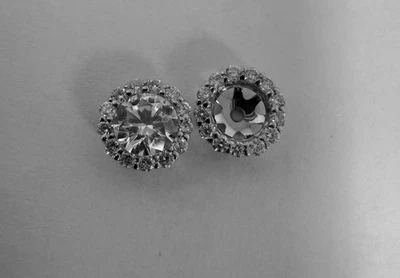 Chaquetas para pendientes nupciales redondas de diamantes naturales de oro blanco de 14 quilates de 0,26 quilates Foto 1 de 4