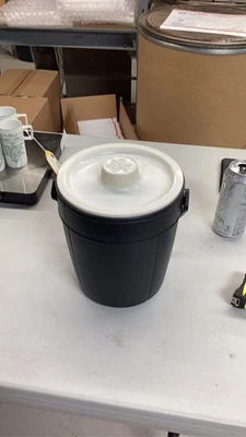 Cubo de hielo Rubbermaid tapa aislada copo de nieve #2260 c1 bv Foto 1 de 4