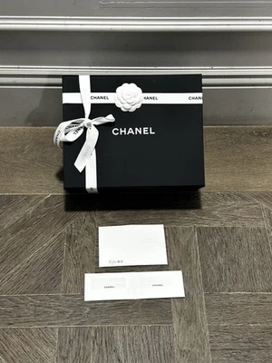 Chanel Magnetic Empty Handbag medium Box 33 x 27 x 12 cm + paper bag