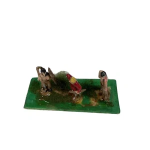 1 Vintage Toy Lead Soldiers With Bows And Spears Shirtless .5" Tall - Picture 1 of 3