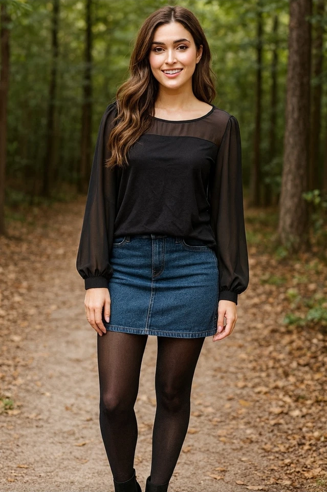 Top negro oscuro romántico de colección Y2K para mujer con hombros y mangas transparentes talla LG  Foto 1 de 4