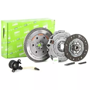 VALEO Dual Mass Flywheel Kit Clutch CSC 1.5 dCi Fits Nissan Renault Dacia 837432 - Picture 1 of 3