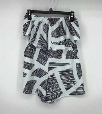 Модный комбинезон Junior's белый и серый без бретелек с оборками с карманами размер маленький б/у в отличном состоянии - Изображение 1 из 2