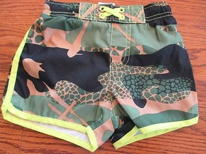 Circo Gr. 18 Mo. grün & hellbraun Camouflage Print Badehose 100% Polyester NEU - Bild 1 von 2