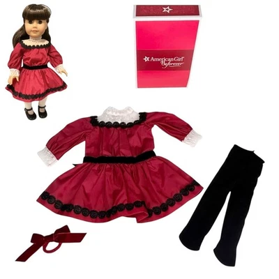 Conjunto de vacaciones American Girl Samantha vestido moño medias borgoña caja de Navidad Foto 1 de 4