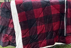 White River King White Sherpa / Red Plaid Comforter/ Blanket 2 Pillow Cases - Picture 1 of 7