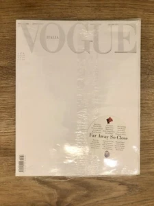 Vogue Italia Aprile 2020 Limited Edition Copertina Bianca Far Away So Close - Foto 1 di 4