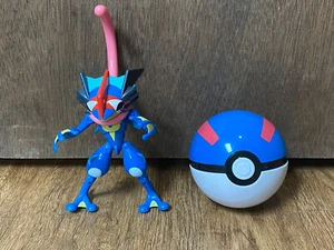 Legendary Pokémon Changing Figure Ash-Greninja & Monster Ball - Picture 1 of 5