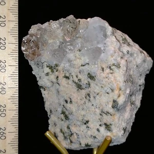 Rutilated Quartz crystals w/ Riebeckite needle inclusions on gneiss matrix 841ct - Bild 1 von 8