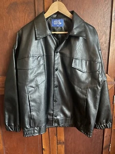 Aelfric Eden Kunstlederjacke einfarbig schwarz Neu ohne Etikett Oversized Gr. SMALL - Bild 1 von 19