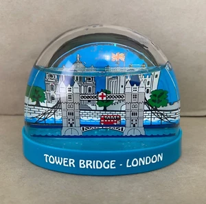 Lambert Souvenirs Large Snowstorm Tower Bridge London ~ "Snow" Globe England - Picture 1 of 10