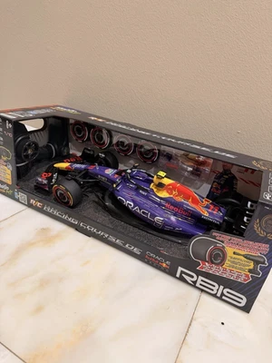 Maisto Red Bull Racing RB19 Sergio Pérez #11 - 1:10 RC Car - Vegas - F1 - NEW - Image 1 of 4
