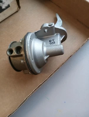 Oldsmobile F-85 1961-62 bomba de combustible CA en caja 4827   Foto 1 de 4