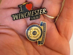 NYS Law Enforcement Accredited Agency  Program Enamel Lapel Hat Pin + Winchester - Imagen 1 de 5