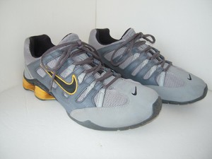 nike shox camurça