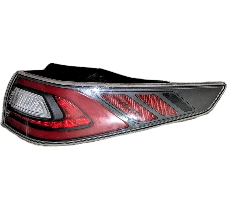 Conjunto de luces traseras de cuarto de panel derecho híbrido Kia Optima 14-16 usado OEM Foto 1 de 4