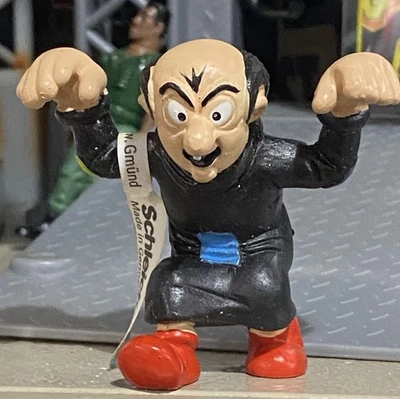 Figura de PVC Schleich 1993 vintage de los Pitufos merodeando Gargamel 20418 Foto 1 de 3