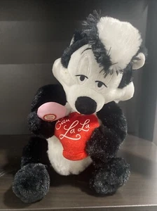 Hallmark Pepe Le Pew Talking Plush Skunk Eau La La Looney Tunes 10" Valentine - Picture 1 of 6