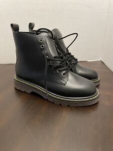 VINTAGE CLASSIFIED BLACK BOOTS SHOES SIZE 6 NEW OLD STOCK NIB