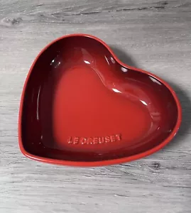 Le Creuset HEART BOWL Cerise 22oz SEOUL Sphere Heart-Shaped NEW - Picture 1 of 9
