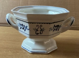 ADAMS IRONSTONE GLOUCETER DESIGN - TWIN HANDLED VASE / PLANTER - Picture 1 of 5