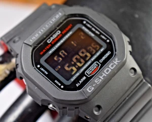 Casio DW5600HR-1 (3229) Red/Black Men’s G-Shock Digital Watch NEW BATTERY! - Picture 1 of 10