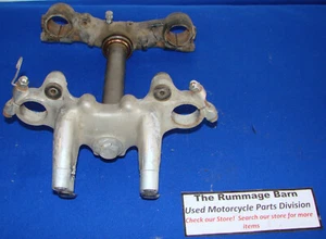 TRIPLE TREE SUSPENSION PART ---------- 1981 YAMAHA XJ550 MAXIM 550 XJ - Picture 1 of 2