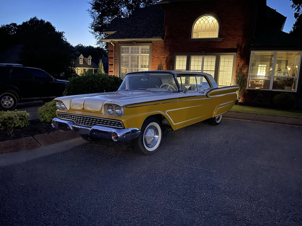 Ford Fairlane 1959  Foto 1 de 4