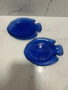 Pair Of Cobalt Blue Glass Fish Dishes 6.5"x 5" Excellent Condition - Picture 1 of 3