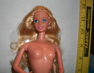 MUÑECA BARBIE MATTEL NUEVA DE CAJA RUBIA DESNUDA PELO RARO SIN FLEQUILLO PARA ROBLE 1995 A28 - Imagen 1 de 5