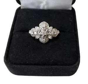 Anello cocktail a grappolo in oro bianco 10 kt con diamanti misura 7,25 firmato - Foto 1 di 12