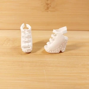 Par Barbie Cuña Blanca Tacones Altos Sandalias Puntera Abierta Zapatos Muñeca Calzado Mattel - Imagen 1 de 6