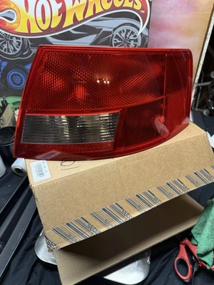 Luz trasera de pasajero derecha convertible Audi A4 Cabriolet 2003-2006 2004 2005 Foto 1 de 4
