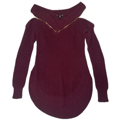 Suéter Y2K Guess Borgoña Fuera del Hombro con Detalle de Cremallera Dorada Talla Mediana Foto 1 de 4