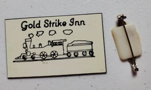 Vintage Pinback Button Gold Strike Inn - Picture 1 of 2