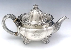 Gorgeous TIFFANY Sterling TEAPOT Ornate Floral Decoration 37.80 oz - Picture 1 of 13