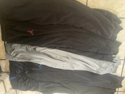 ROUPAS PRECISAM DESAPARECER - Imagem 1 de 4