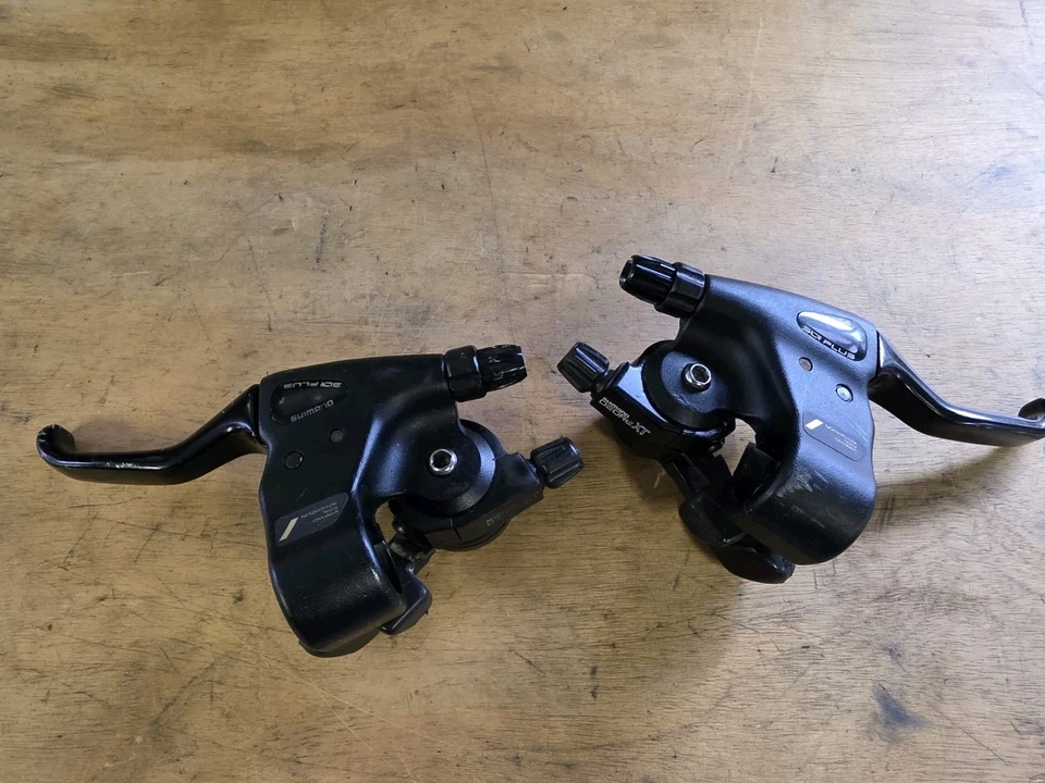Palancas de cambio de freno Shimano Deore XT ST-M092 3 x 7 velocidades Foto 1 de 4